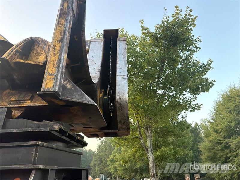 John Deere 437E Trailer Mounted Butt-n-Top Trailer Mounted Lo Горско стопанство - Други
