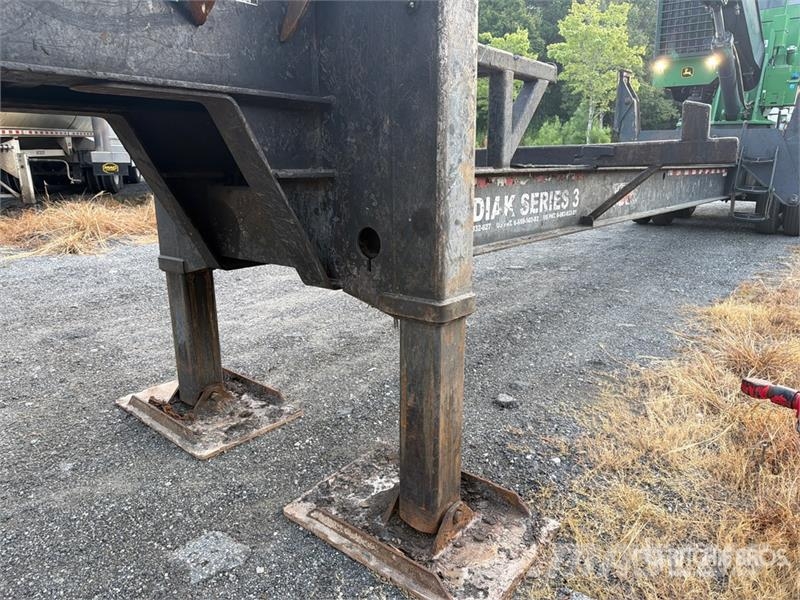John Deere 437E Trailer Mounted Butt-n-Top Trailer Mounted Lo Горско стопанство - Други