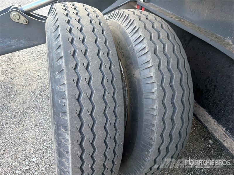 John Deere 437E Trailer Mounted Butt-n-Top Trailer Mounted Lo Горско стопанство - Други