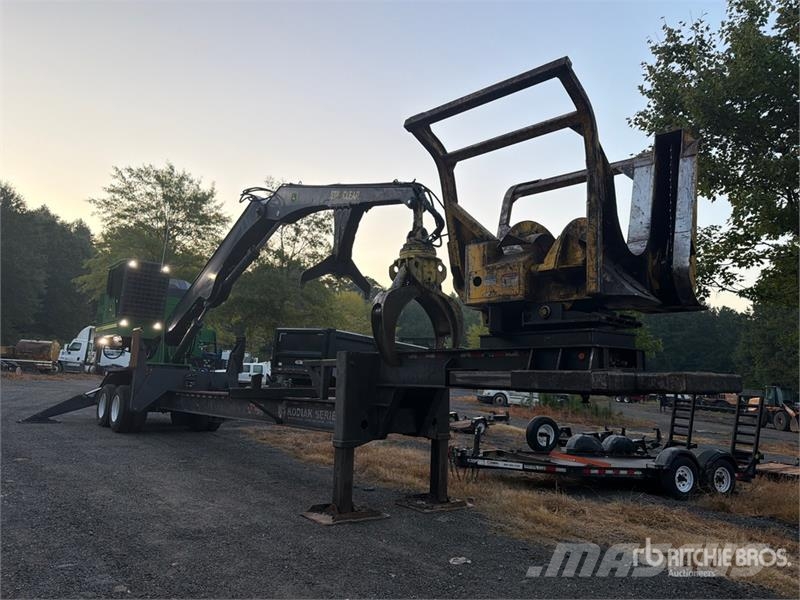 John Deere 437E Trailer Mounted Butt-n-Top Trailer Mounted Lo Горско стопанство - Други