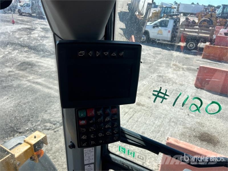 John Deere 444 P-Tier 휠로우더