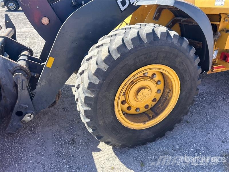 John Deere 444 P-Tier 휠로우더
