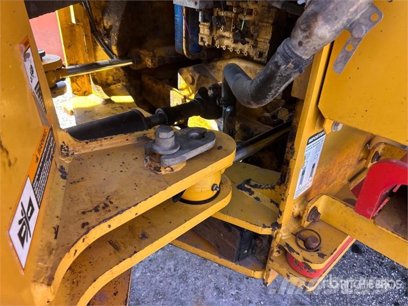 John Deere 444 P-Tier 휠로우더