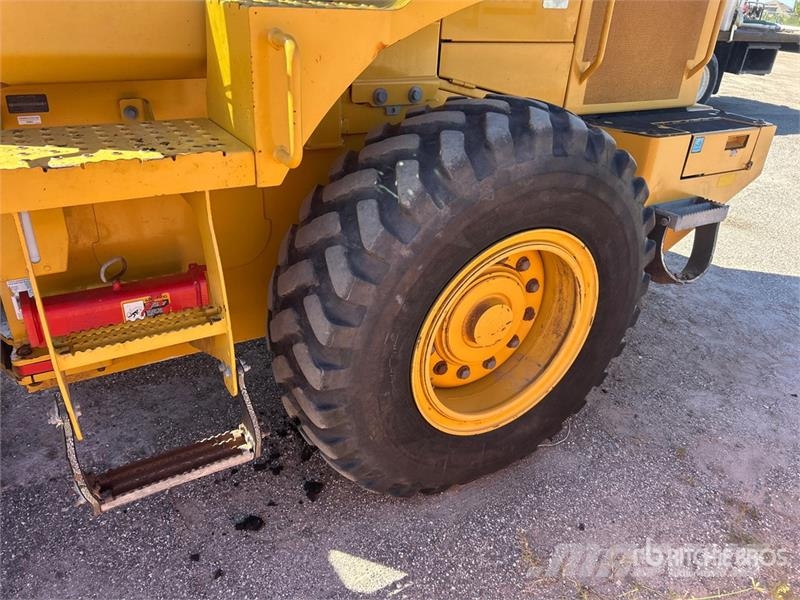 John Deere 444 P-Tier 휠로우더