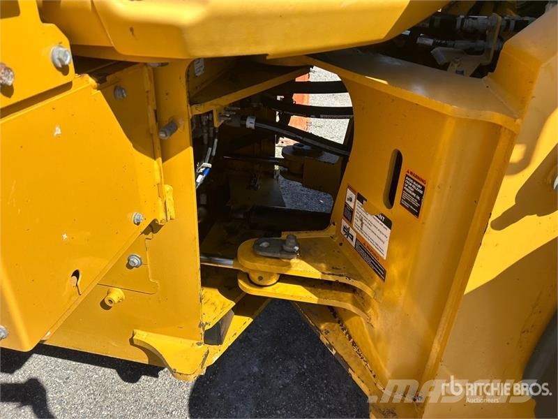 John Deere 444 P-Tier 휠로우더