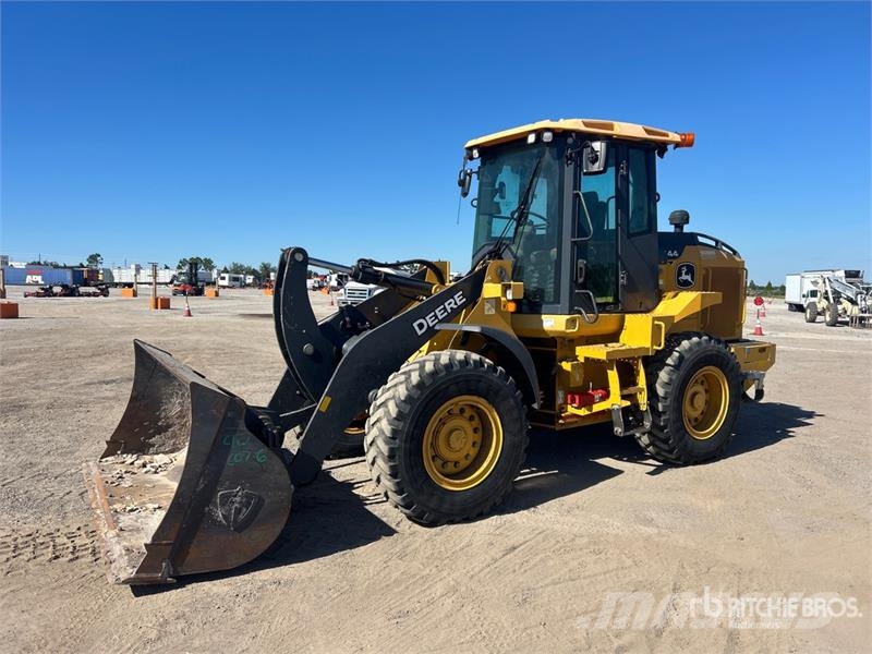 John Deere 444 P-Tier 휠로우더
