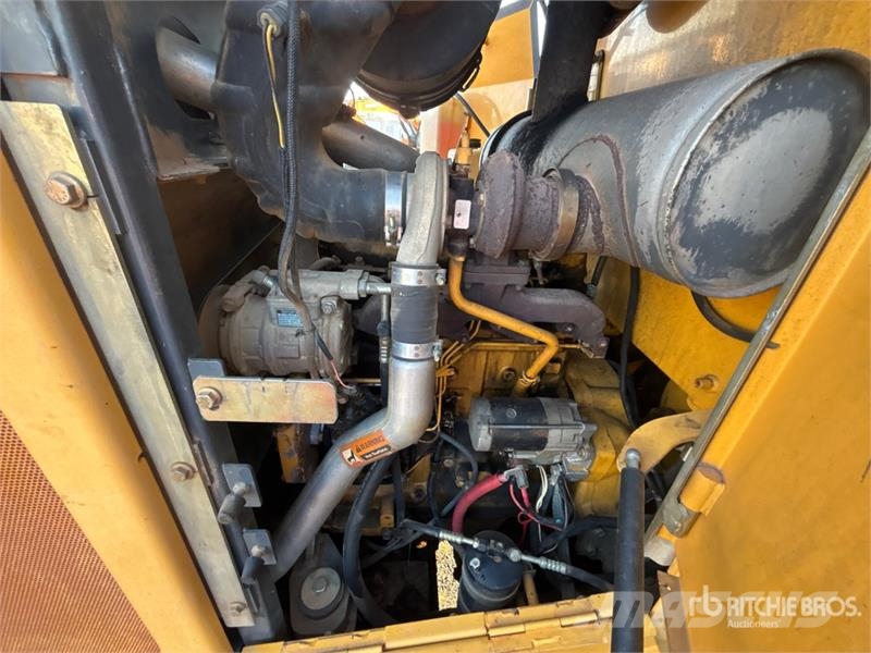 John Deere 444J Wheel loaders