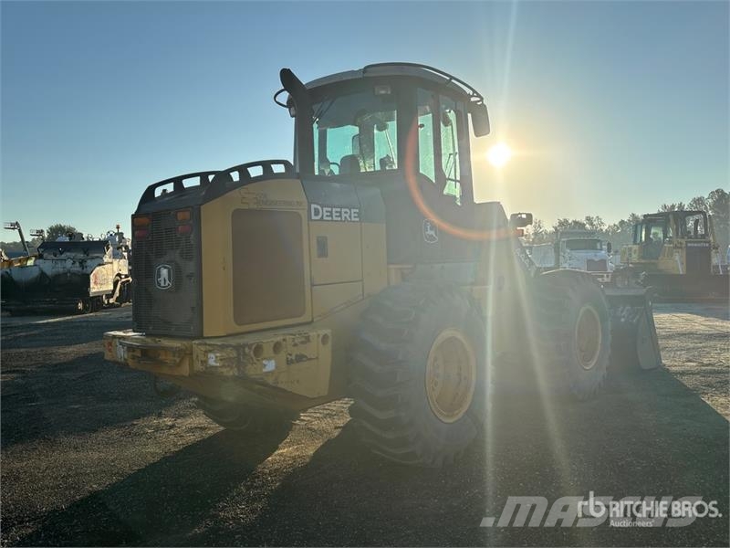 John Deere 444J Wheel loaders