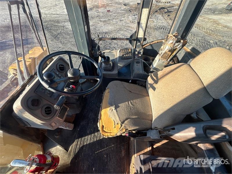 John Deere 444J Wheel loaders