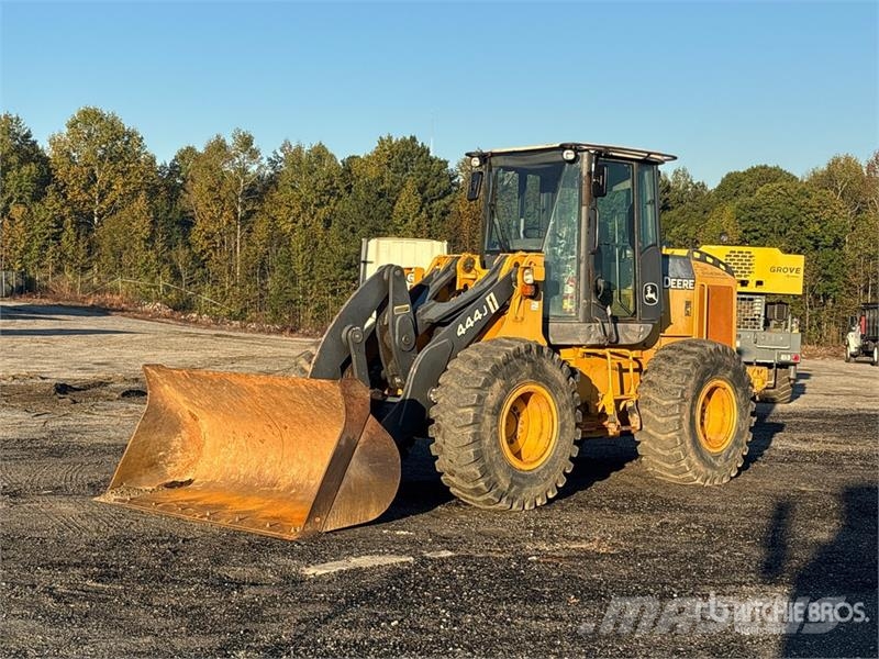 John Deere 444J Wheel loaders