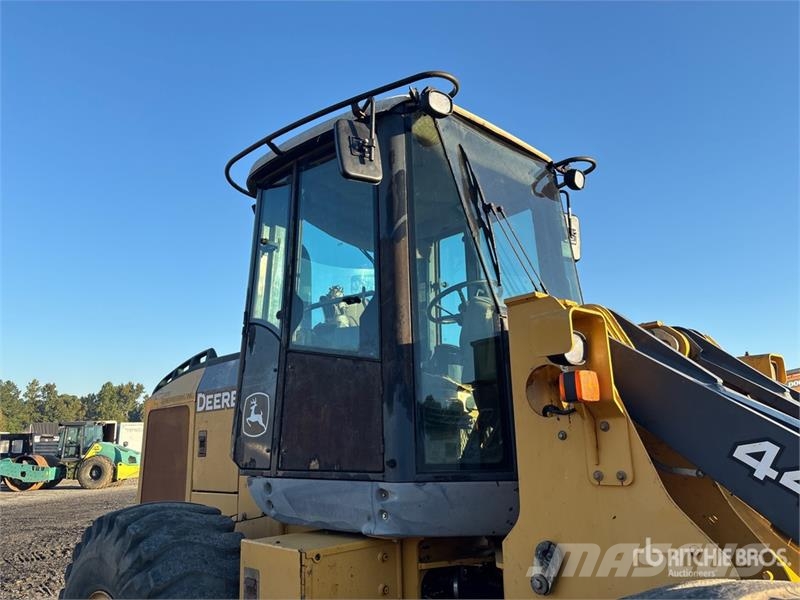 John Deere 444J Wheel loaders