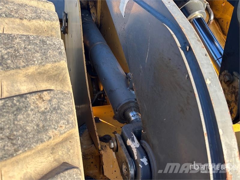 John Deere 444J Wheel loaders
