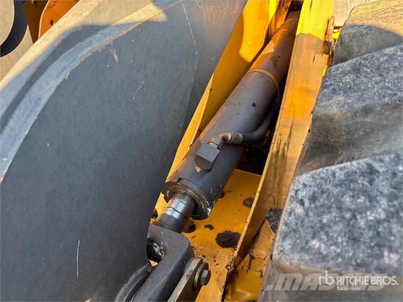 John Deere 444J Wheel loaders