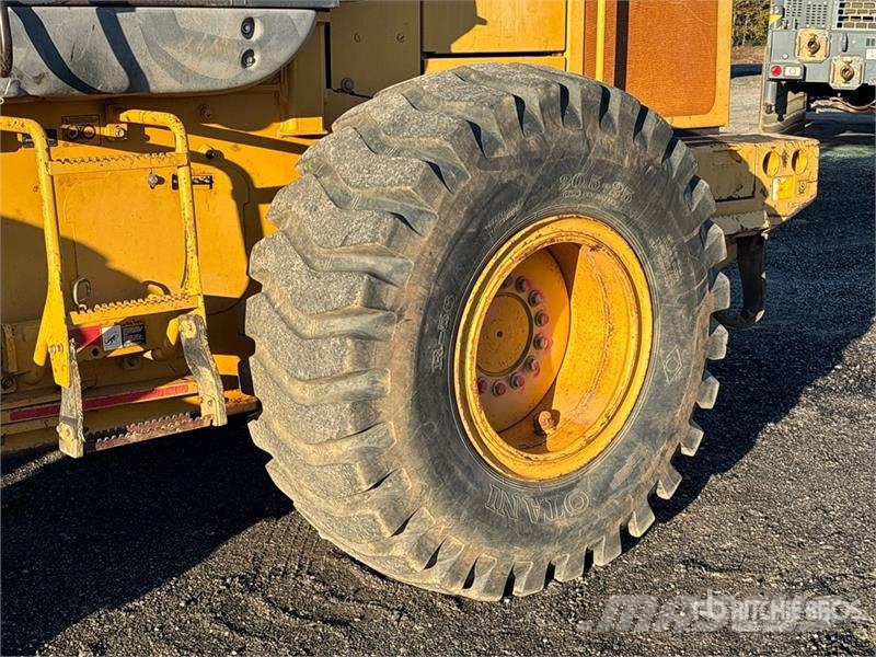 John Deere 444J Wheel loaders