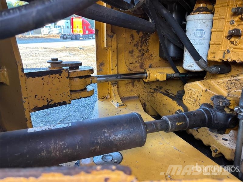 John Deere 444J Wheel loaders