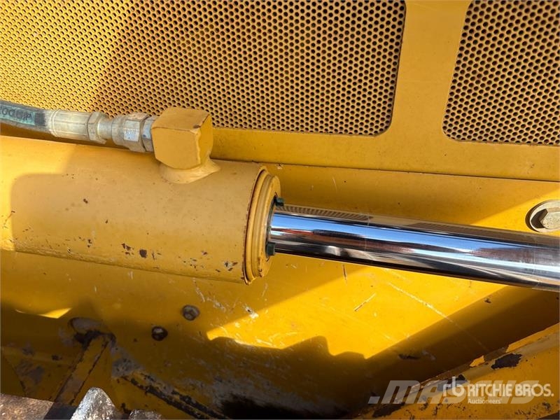 John Deere 450J LT Buldožerji goseničarji