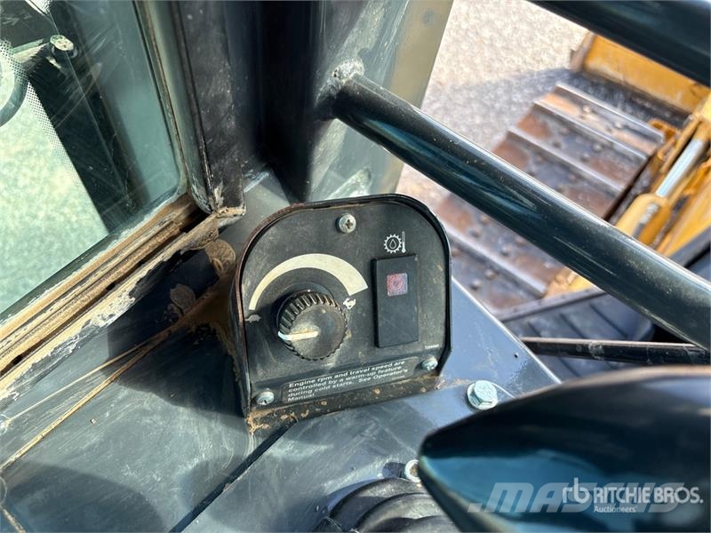 John Deere 450J LT Buldožerji goseničarji