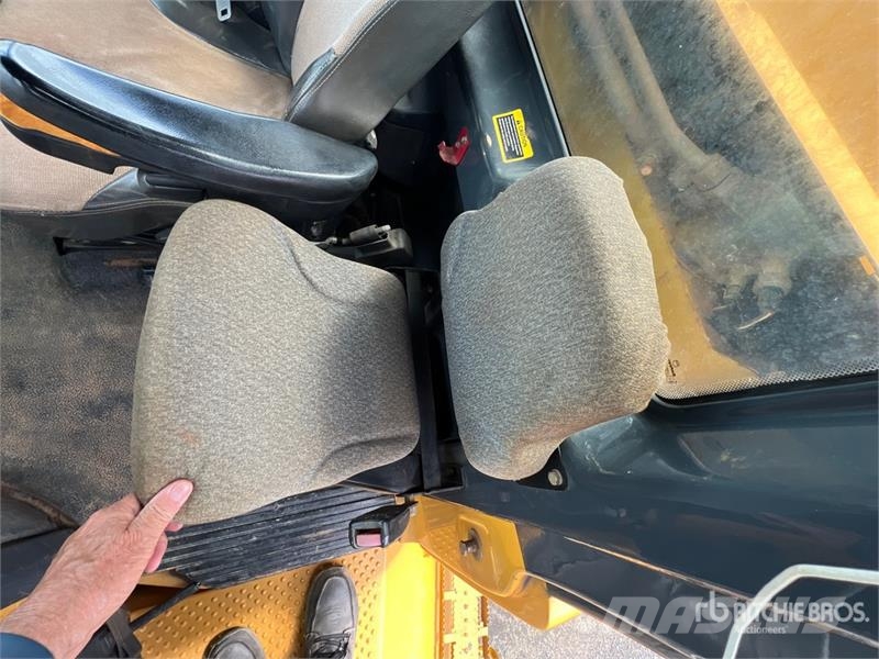 John Deere 460E Σπαστό Dump Truck ADT