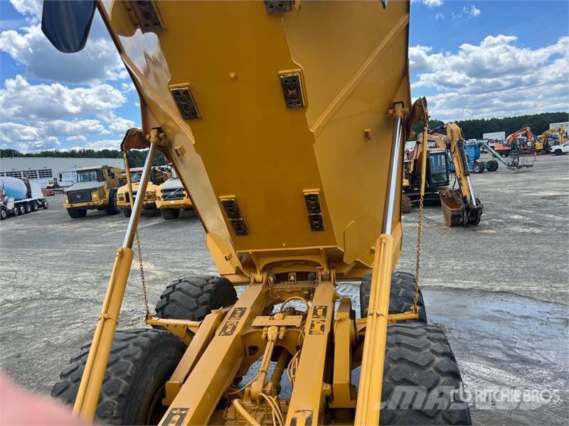 John Deere 460E Σπαστό Dump Truck ADT