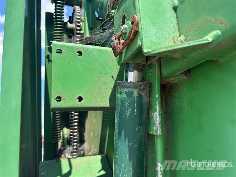 John Deere 466 Round Baler Pyöröpaalaimet