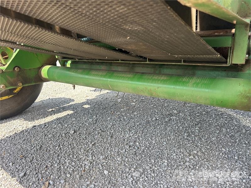 John Deere 466 Round Baler Pyöröpaalaimet
