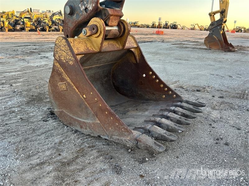 John Deere 470G LC Tracked Excavator Kāpurķēžu ekskavatori