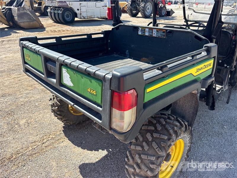 John Deere 4x4 Utility Vehicle ماكينات منفعة عامة
