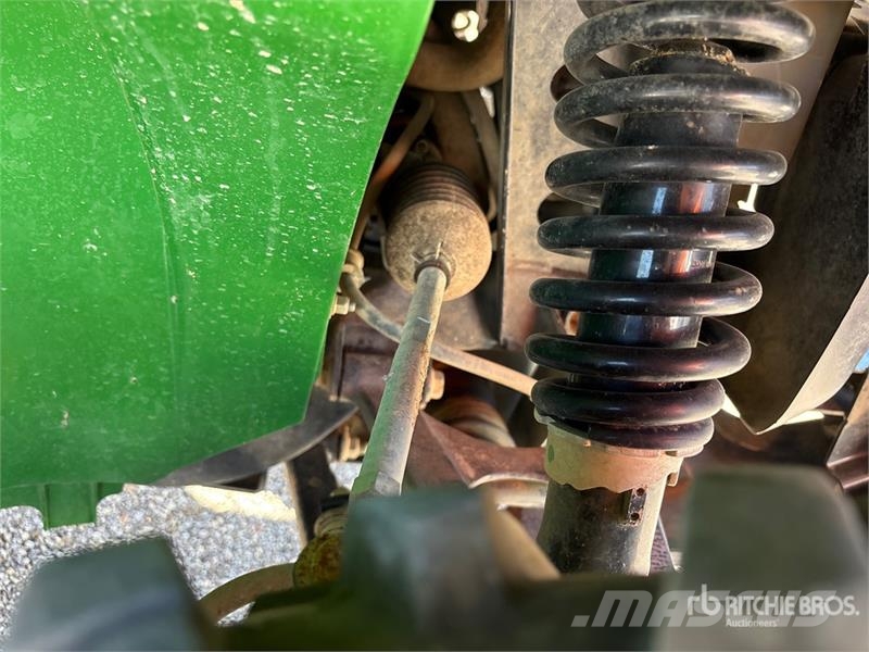 John Deere 4x4 Utility Vehicle ماكينات منفعة عامة