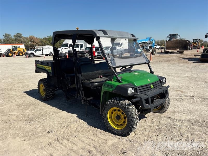 John Deere 4x4 Utility Vehicle ماكينات منفعة عامة