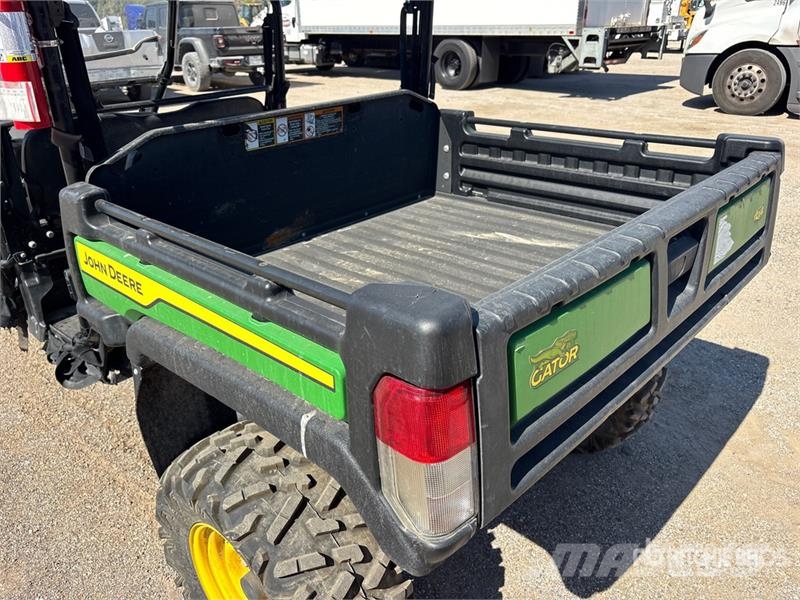 John Deere 4x4 Utility Vehicle ماكينات منفعة عامة