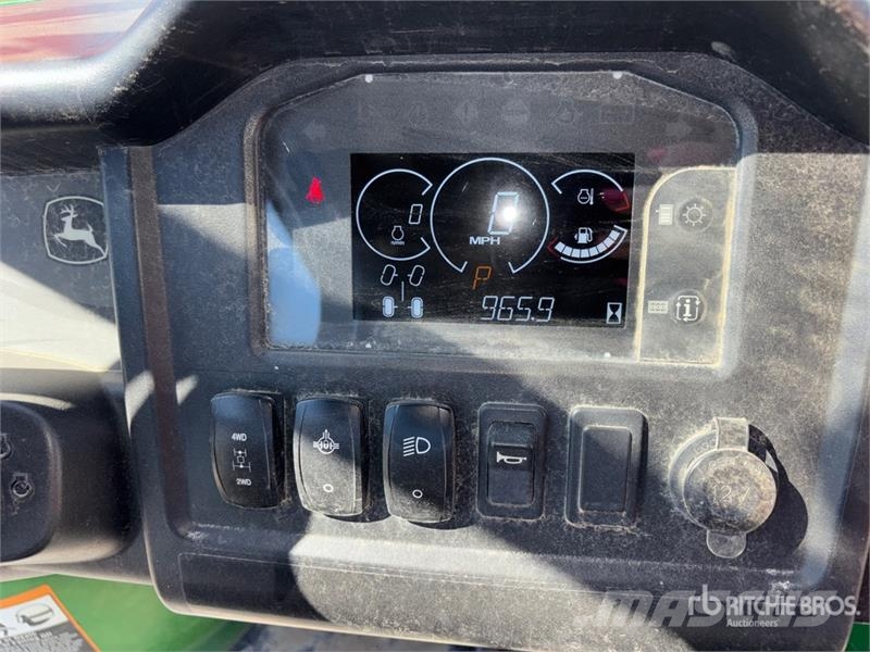 John Deere 4x4 Utility Vehicle ماكينات منفعة عامة