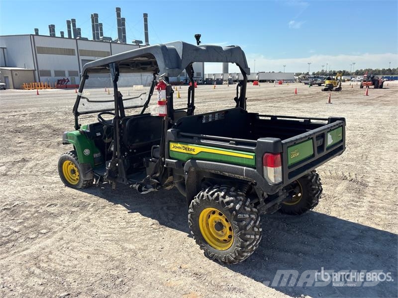 John Deere 4x4 Utility Vehicle ماكينات منفعة عامة