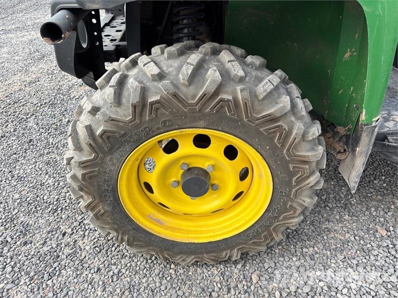 John Deere 4x4 Utility Vehicle Maquinaria para servicios públicos