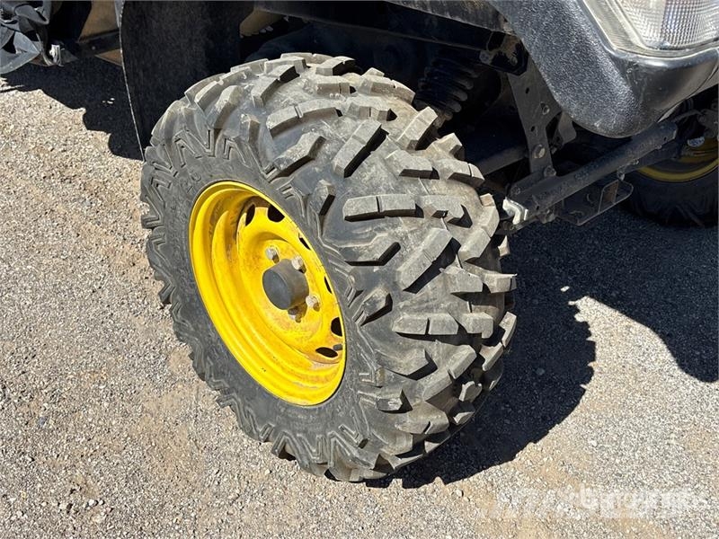 John Deere 4x4 Utility Vehicle ماكينات منفعة عامة