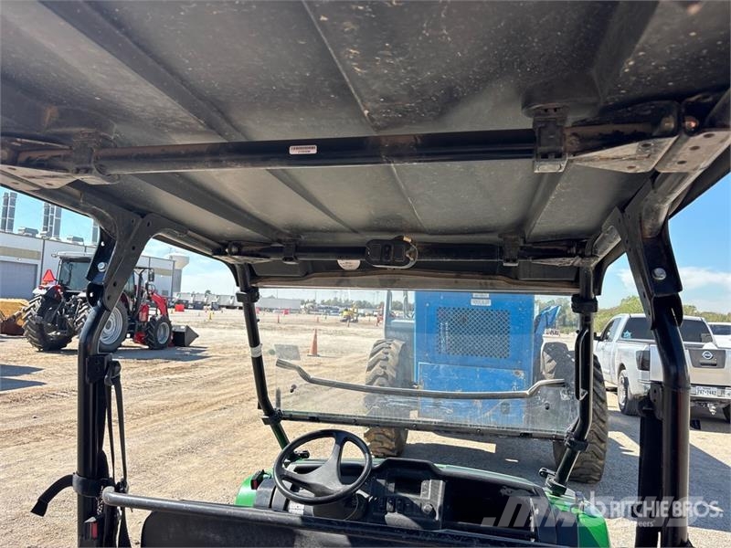 John Deere 4x4 Utility Vehicle ماكينات منفعة عامة