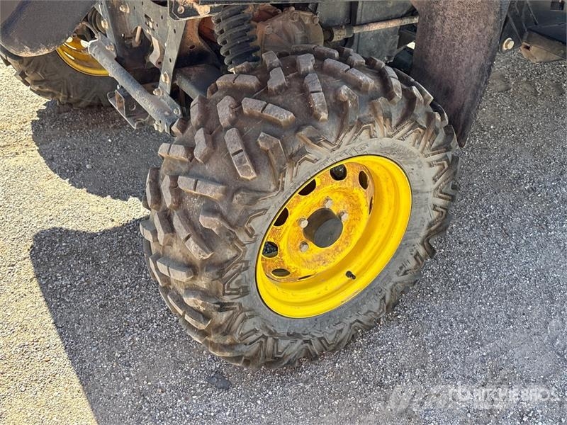 John Deere 4x4 Utility Vehicle ماكينات منفعة عامة