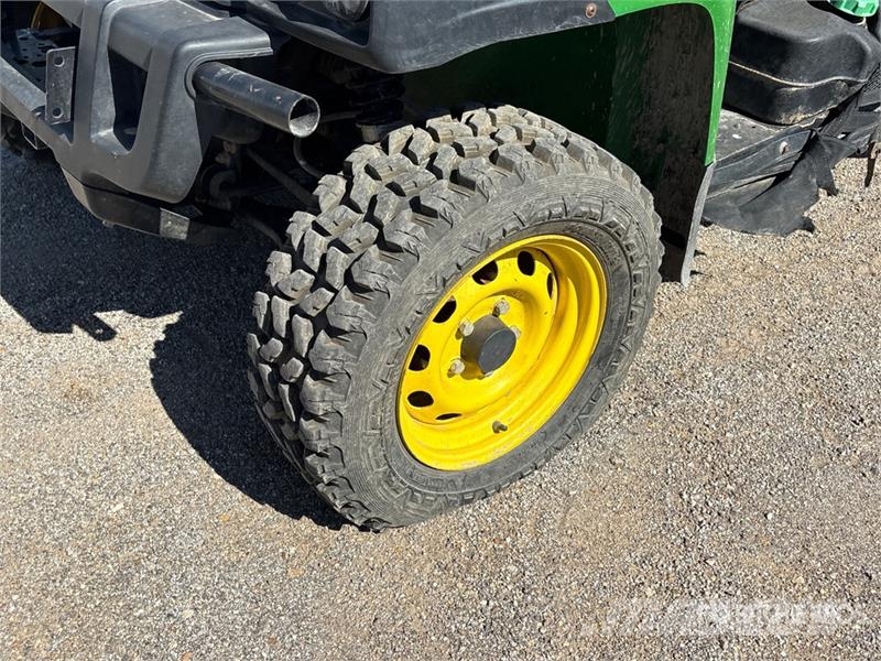 John Deere 4x4 Utility Vehicle ماكينات منفعة عامة