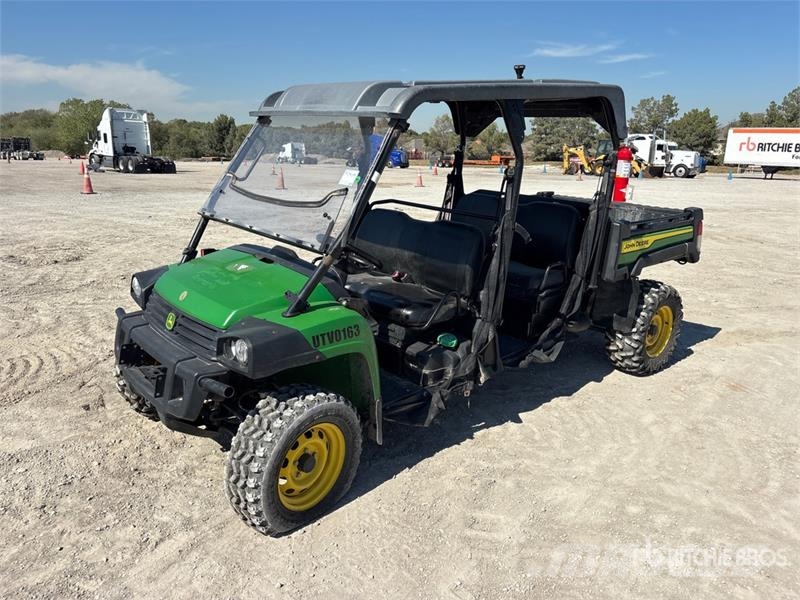 John Deere 4x4 Utility Vehicle ماكينات منفعة عامة