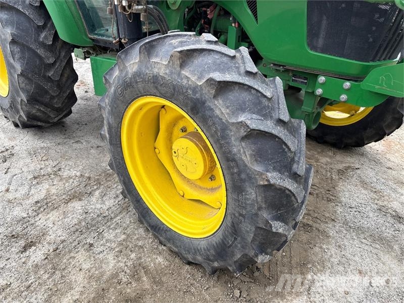 John Deere 5075E Kompakttraktorer