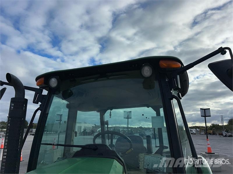 John Deere 5075E Compact tractors