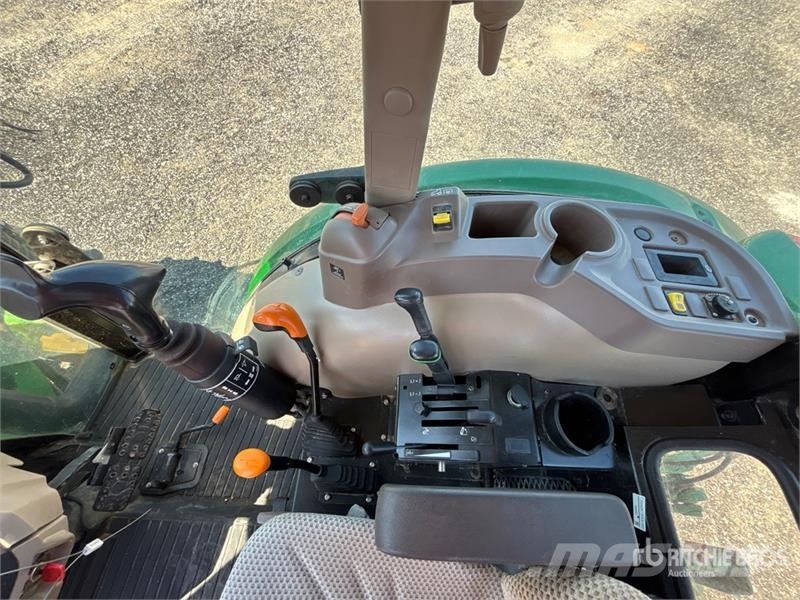 John Deere 5075E Compacttrekkers