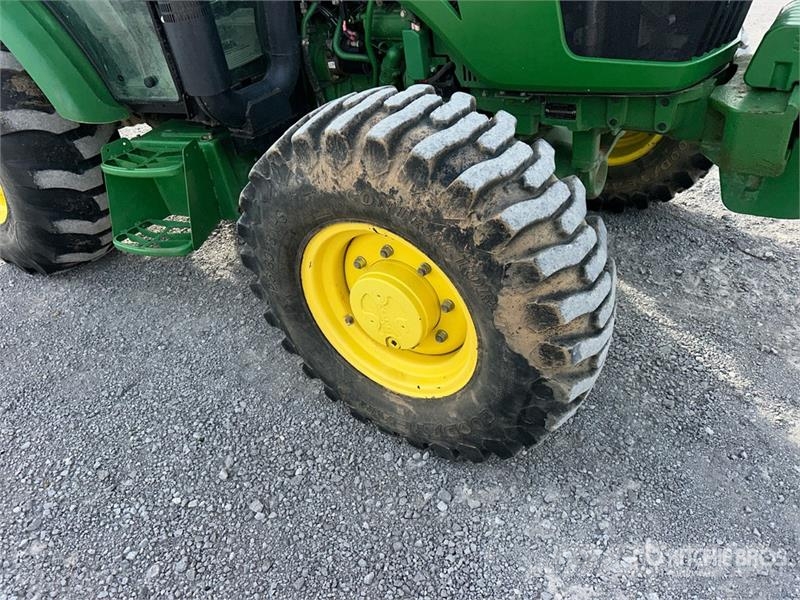John Deere 5075E Compact tractors