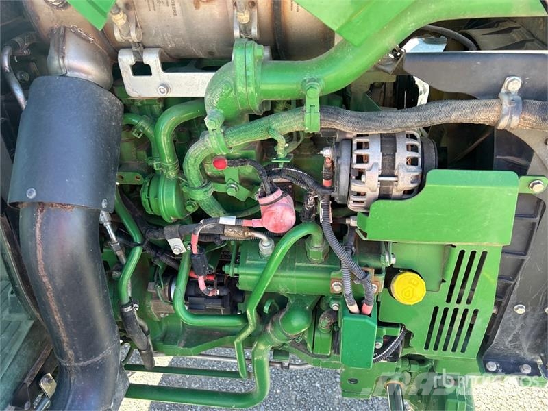 John Deere 5075E Compacttrekkers