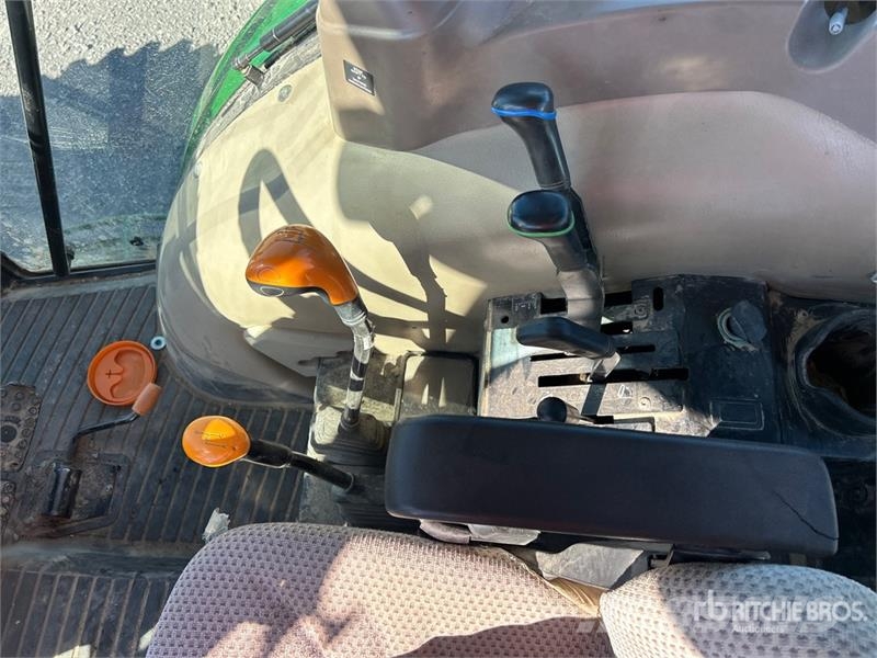John Deere 5075E Compacttrekkers