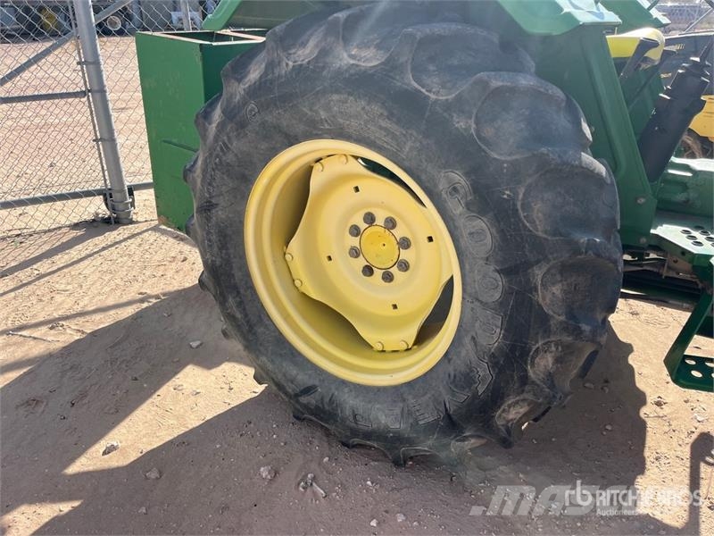 John Deere 5075E Manjši traktorji