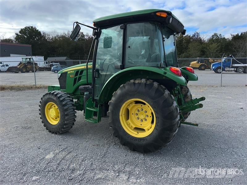 John Deere 5075E Compact tractors