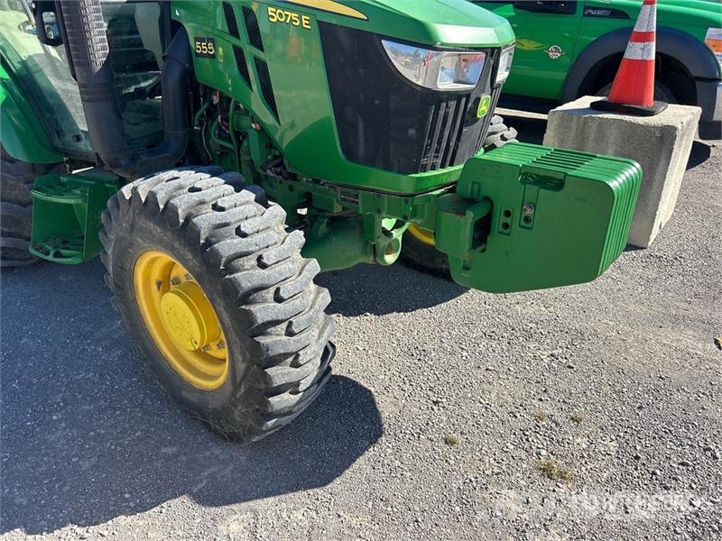 John Deere 5075E Compacttrekkers