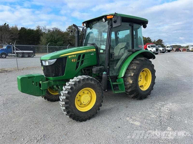 John Deere 5075E Compact tractors