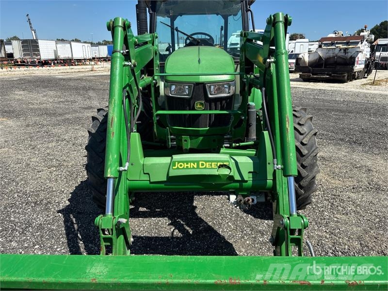 John Deere 5075E Compacttrekkers