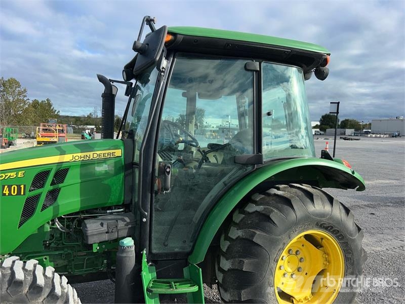 John Deere 5075E Compact tractors